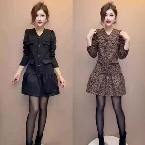 
V-neck ruffled high-waist dress for women 2025 winter new high-waist fashion trend versatile women's skirt mid-length skirt