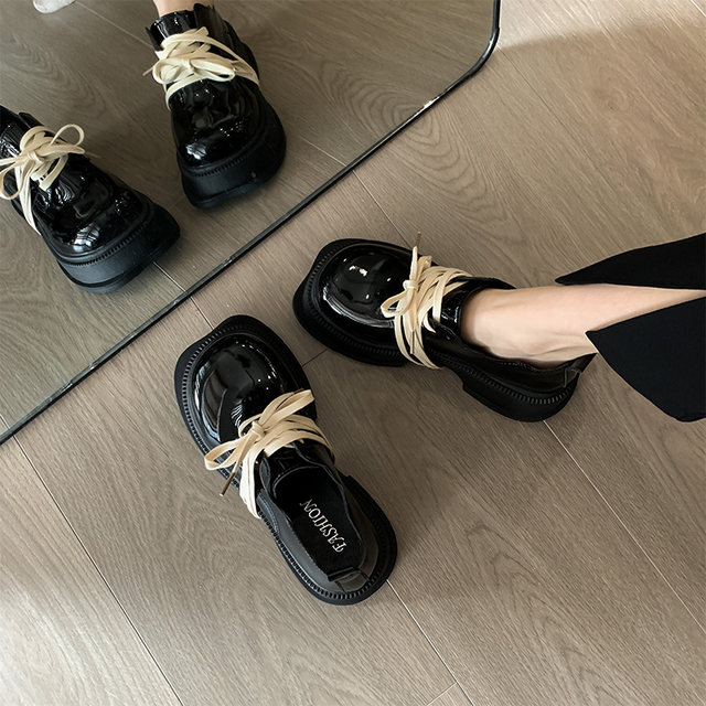 British style small leather shoes for women high heels 2024 new large toe thick sole retro jk shoes French Hepburn Mary Jane shoes