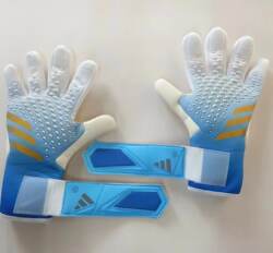 New Goalkeeper Gloves Falcon Professional Training and Competition Latex Football Gloves with Wrap-Around Straps