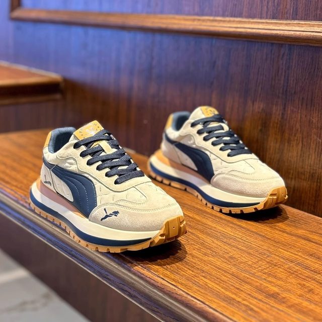 Men's shoes, casual flat shoes, teenagers' leather surface, waterproof thick sole, increased height main image 1