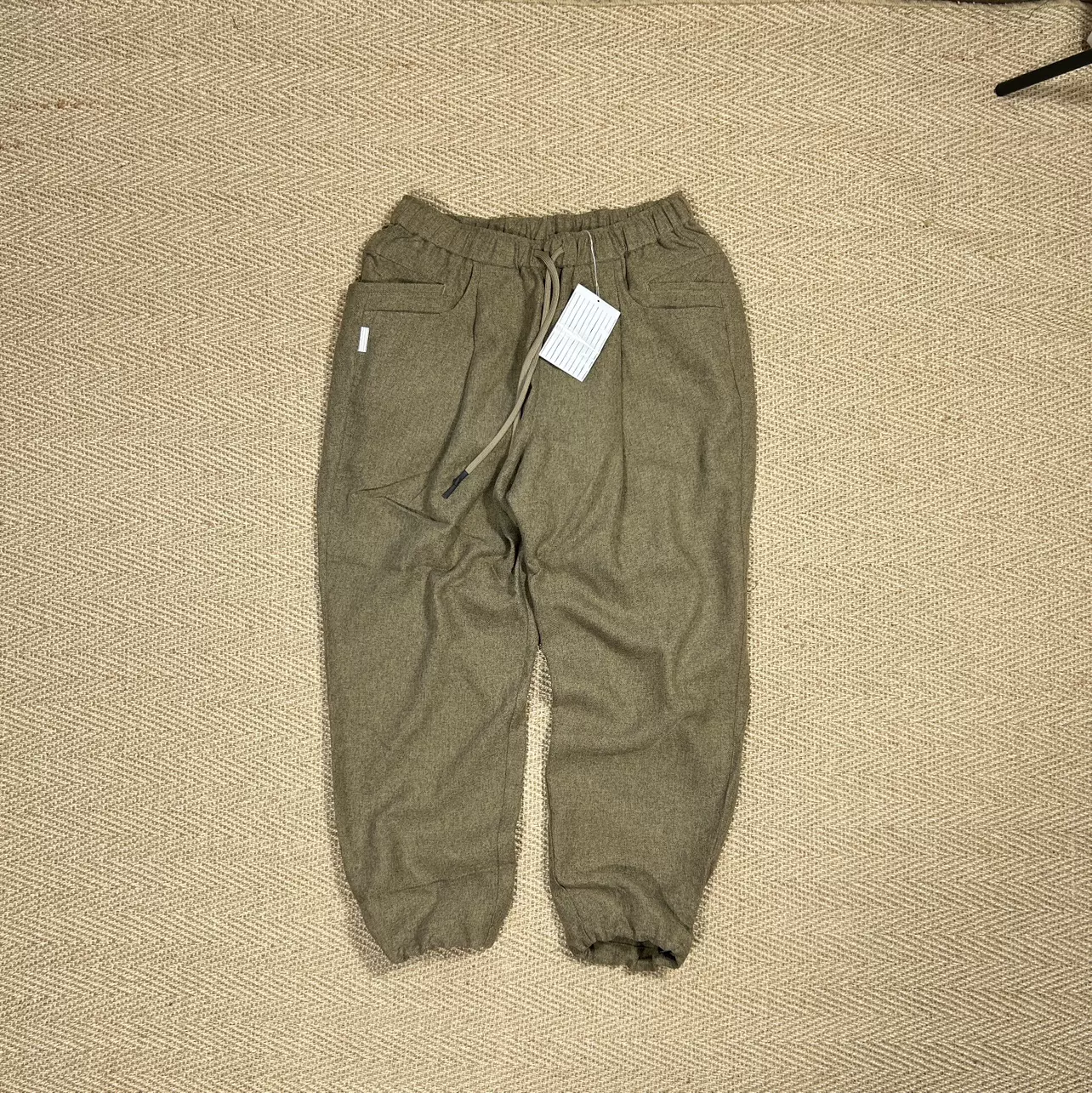 eye_C SEESEE Lightweight Wide Easy Pantsワタリ幅43cm裾幅28cm - その他