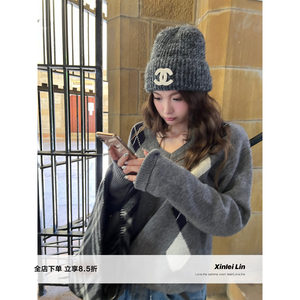 
Xinlei Lin 'Gaozhi Academy' homemade diamond wool blend pullover V-neck sweater