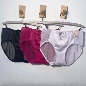 Wutong best friend underwear Yunji boxer mid-low waist high-end satin soft mesh sexy strap GM23713
