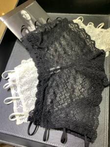 French sexy peach hip lace plain corner female transparent white cute black buttocks low waist panties