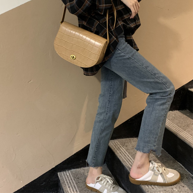 Pear-shaped figure plus size jeans for women autumn and winter new fat sister mm loose slimming nine-point pants Hong Kong style straight pants