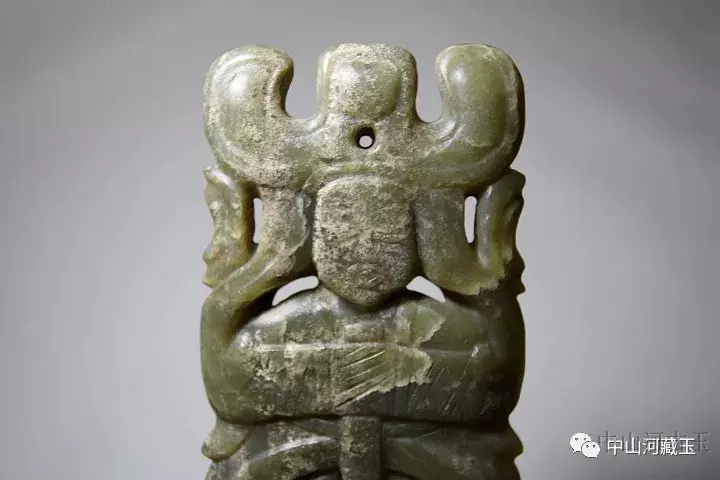 希少 古玉 鶏骨白 上古良渚文化 神人面紋 玉琮 置物 根付 玉礼器 縁起物