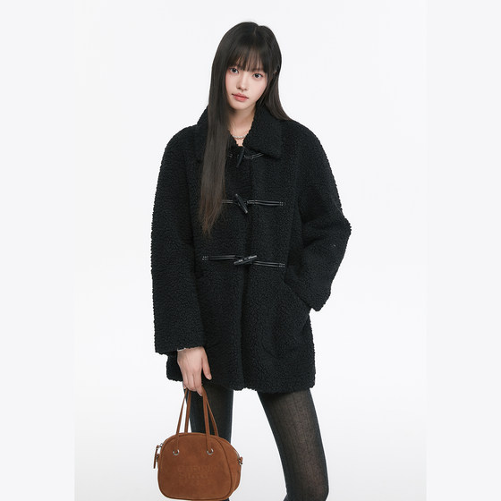 King Prince, a long golden black horn buckle hairy coat, loose, thin lamb hair jacket, women's winter
