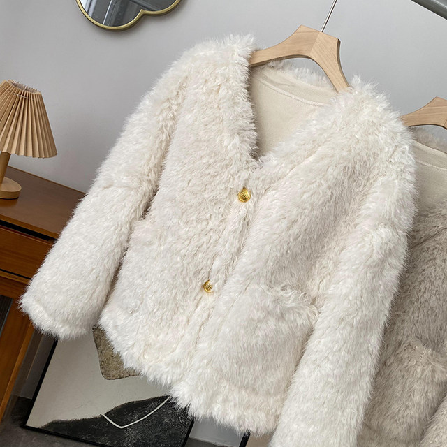 1.6Jin [Jin is equal to 0.5kg] Winter V-neck apricot imitation fur ...