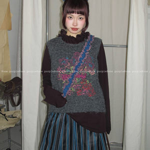 
One purple retro French embroidered round neck pullover knitted vest Korean versatile wool sweater