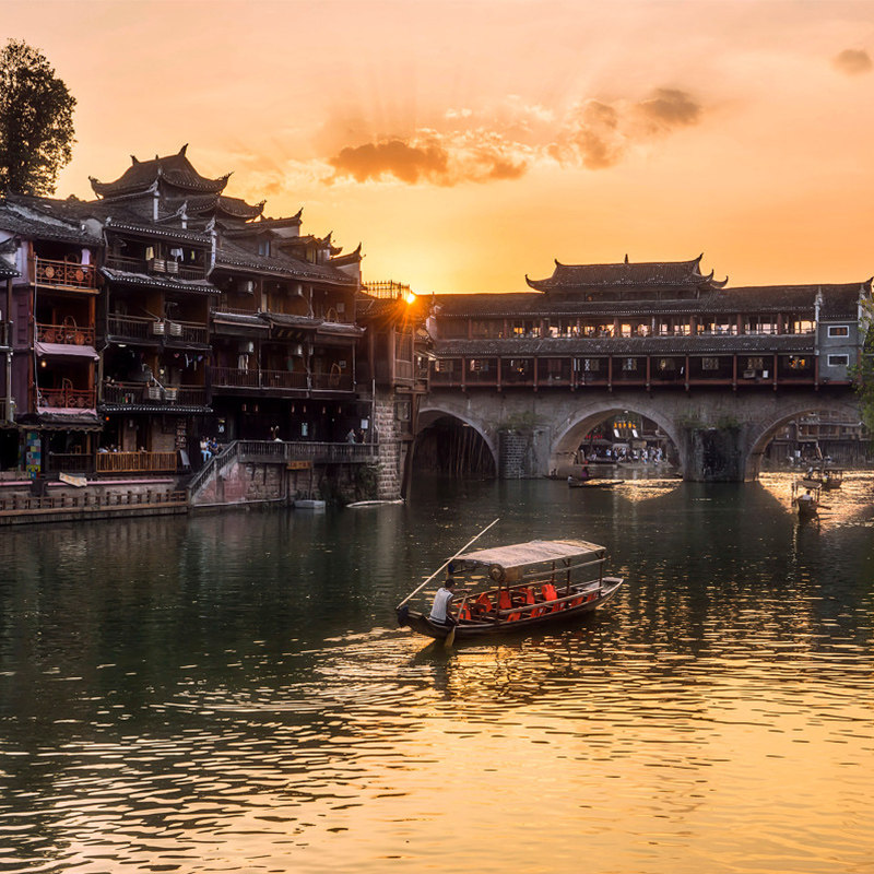 广州等多地出发长沙张家界旅游5天4晚纯玩跟团游大峡谷天门山凤凰