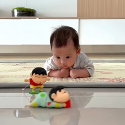 Crayon Shin-Chan Crawling Toy for Children and Infants, Crawling Guide to Expend Energy, Movable Early Education Educational Doll