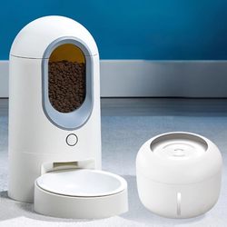 Paike Is a Smart Pet Feeder That Can Be Timed and Portioned for Feeding Cats and Dogs, an Automatic Cat Food Feeder