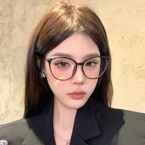 
Ultra-light cold brown glasses for women, high-end, no makeup, large frame, slimming, myopia, can be equipped with prescription anti-blue light eyeglass frames