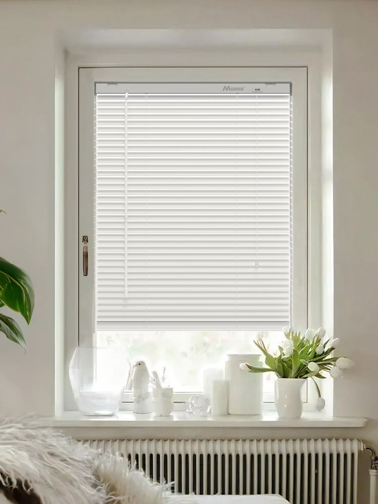 Muanna アルミニウム合金製ベネチアンブラインド - クリーム色、様々な窓用