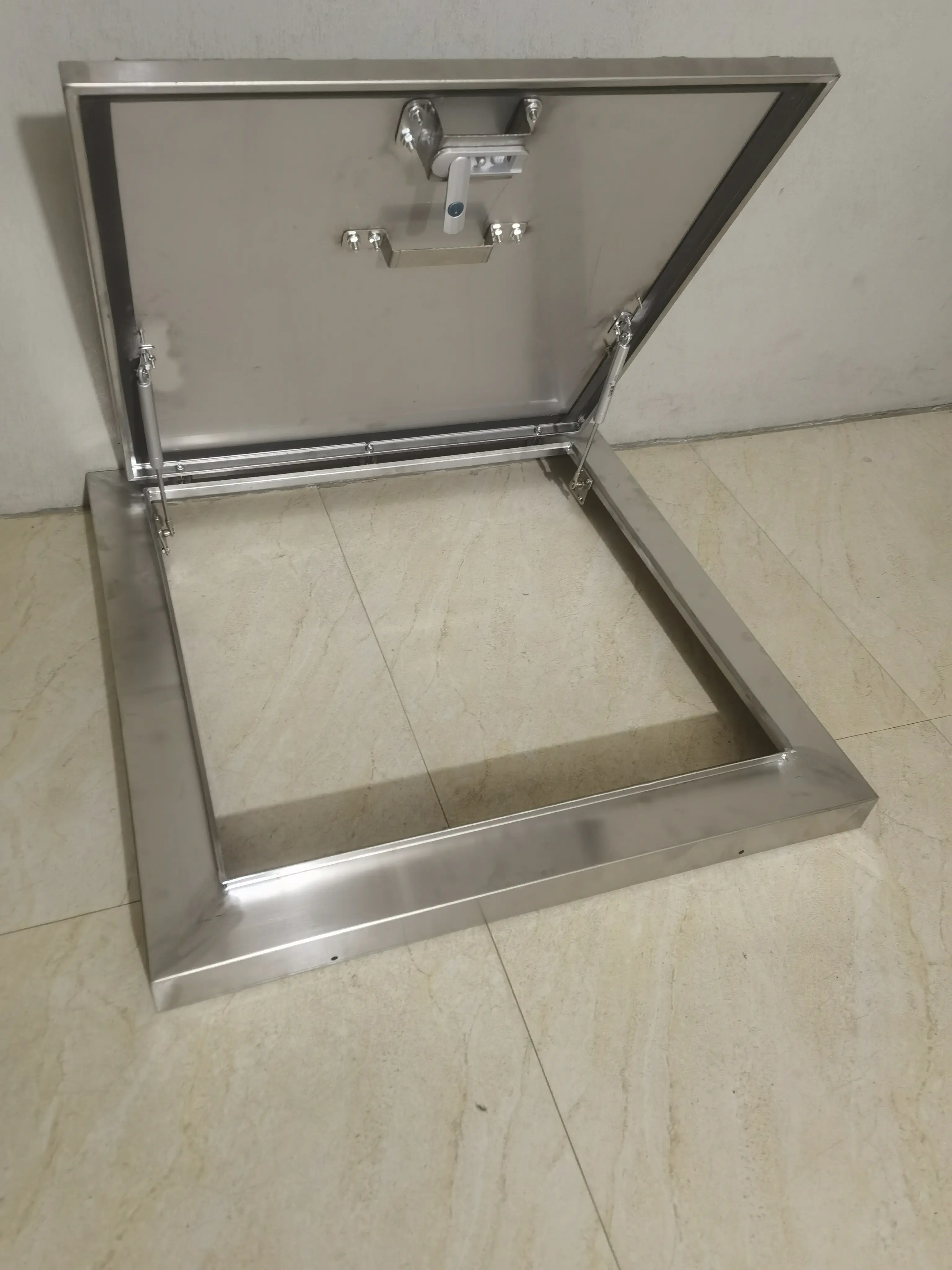 不鏽鋼屋頂面上人孔蓋別墅防雨屋頂通道門檢修口水錶