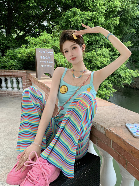 Dopamine wearing short sweet and spicy suspender vest Rainbow flared trousers in summer 2024 new fashion set

