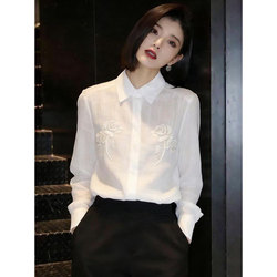 Korean-Style White Embroidered Shirt with a Turn-Down Collar, Long-Sleeved Top for Women, Light and Mature Style, Slimming and Versatile, New Spring 2026 Model
