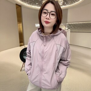 
2026 Spring and Summer New Reversible Outdoor Sun Protection Clothing Sports Breathable Hooded Skin Clothing Lightweight Reversible Jacket