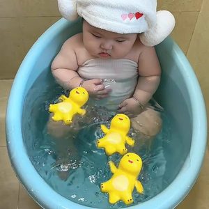 Baby baby and children bathing toys can bite the baby swimming pool boys and girls children playing with water floating
