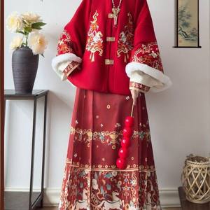 明制汉服女【马上有钱】刺绣短袄加绒琵琶袖马面裙新年战衣拜年服