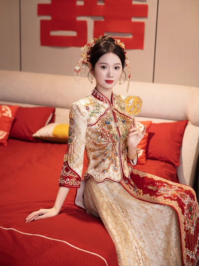 グラス・トレース クラシカルウェディングドレス - シャンパン