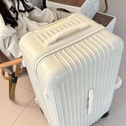 Extra-Large Capacity Travel Suitcase with Combination Lock, Stylish Spinner Suitcase for Men, High-Quality Luggage with Universal Wheels for Travelers