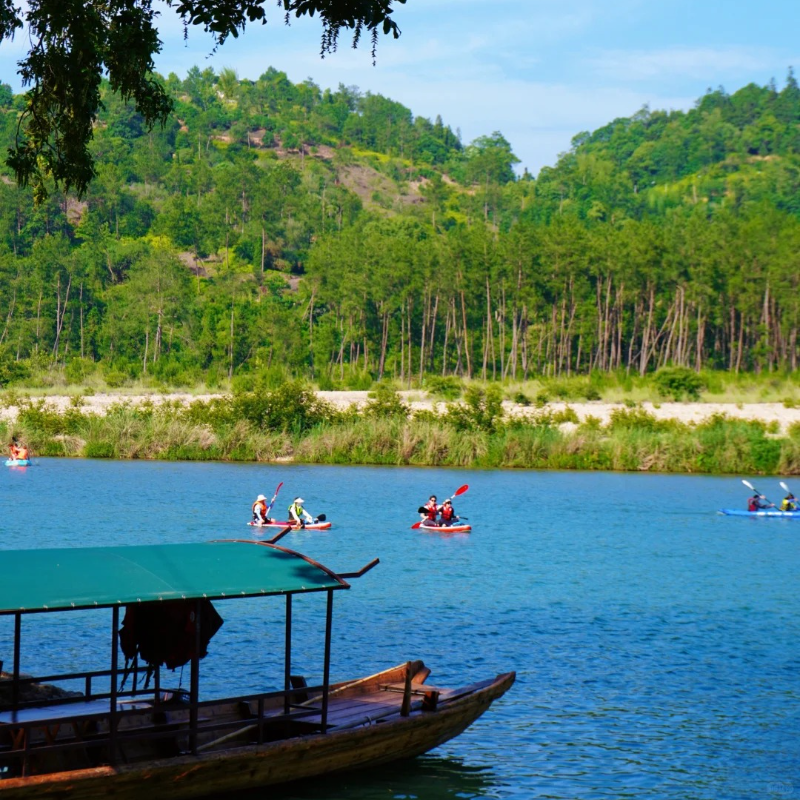 温州楠溪江永嘉书院 +丽水古街 +苍坡村+狮子岩 含票接送一日游