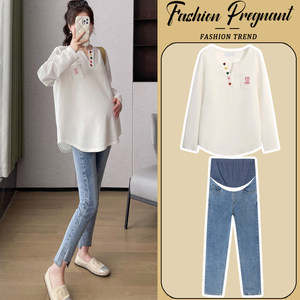 
Maternity suit fashionable and fashionable white V-neck top sweatshirt jeans two-piece set 2026 new spring and autumn
