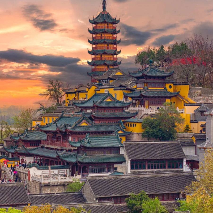 镇江精品旅游4天3晚跟团游 江苏镇江 含往返交通 住皇冠假日酒店