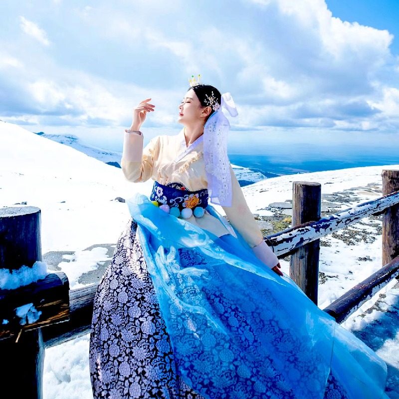 东北哈尔滨亚布力雪乡镜泊湖长白山魔界旅游3天2晚私家团包车小团