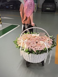 ins Extra-Large Flower Basket, Handmade Woven Basket for Flower Arrangement, Portable Rattan DIY Imitation Rattan Pastoral Fresh Flower Floral Art Large Flower Basket