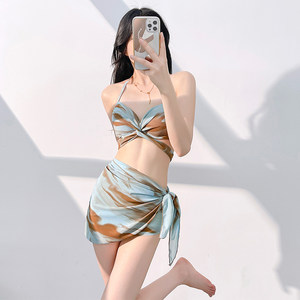
Hot spring split swimsuit three-piece set 2025 new sexy pure and sexy beach beach slim and slim bikini