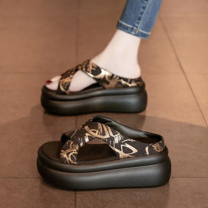 
High-end thick-soled sandals for women's shoes for summer wear 2025 new sponge cake high heel beach sandals for pregnant women