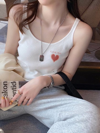 白色针织吊带小背心女2026夏季新款外穿法式独特高级修身短款上衣