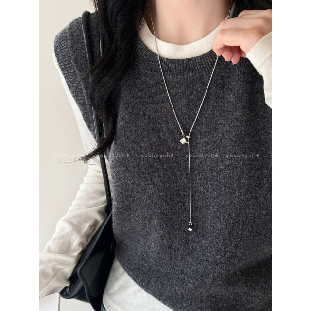 Korean silver sugar cube titanium steel pull-out necklace for women, unique design, autumn and winter long sweater chain, fashionable and versatile accessory