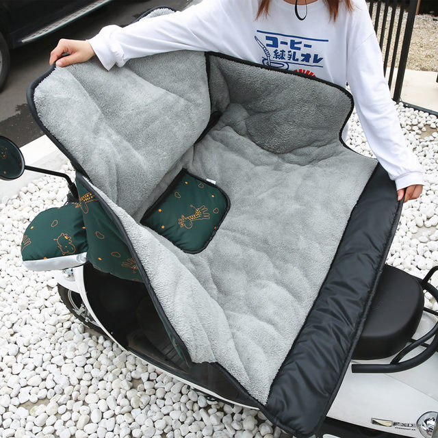 Electric vehicle windshield quilt in winter plus velvet thickened windproof quilt to keep warm motorcycle rainproof battery car windshield for all seasons