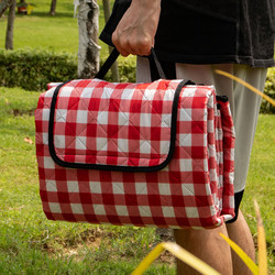 Outdoor Camping Picnic Mat, Photo-Taking Red and White Checkered Thickened Grass Mat, Spring Outing Mat, Ultrasonic Moisture-Proof Beach Mat
