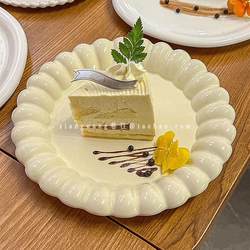 French Style ins Ceramic Cream Yellow Cake Plate with a High-End Feel, Pearl Lace Dessert Plate, Pastry Plate