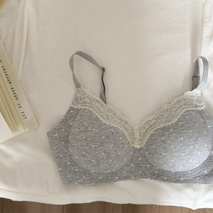 
Japanese seamless pure cotton thin underwear women's small breast gathered anti-sagging French comfortable lace student girl bra