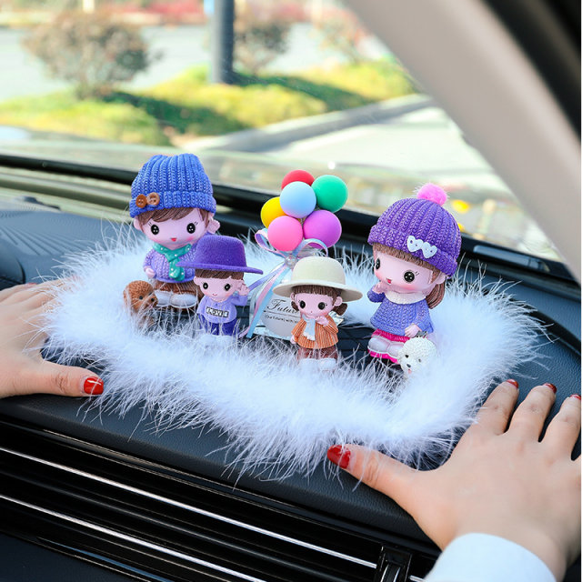 Car interior decorations, car decoration supplies, creative high-end male and female models on the center console, cute car decorations