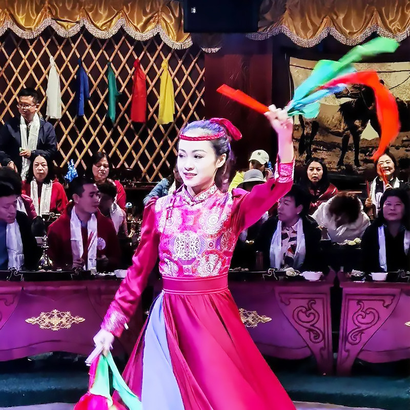 呼和浩特出发 辉腾锡勒草原+乌兰哈达火山+响沙湾5天4晚私家团