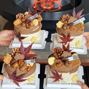 
Internet celebrity ins wind autumn cake decoration plug-in chestnut squirrel maple leaf biscuits autumn dessert decoration decoration