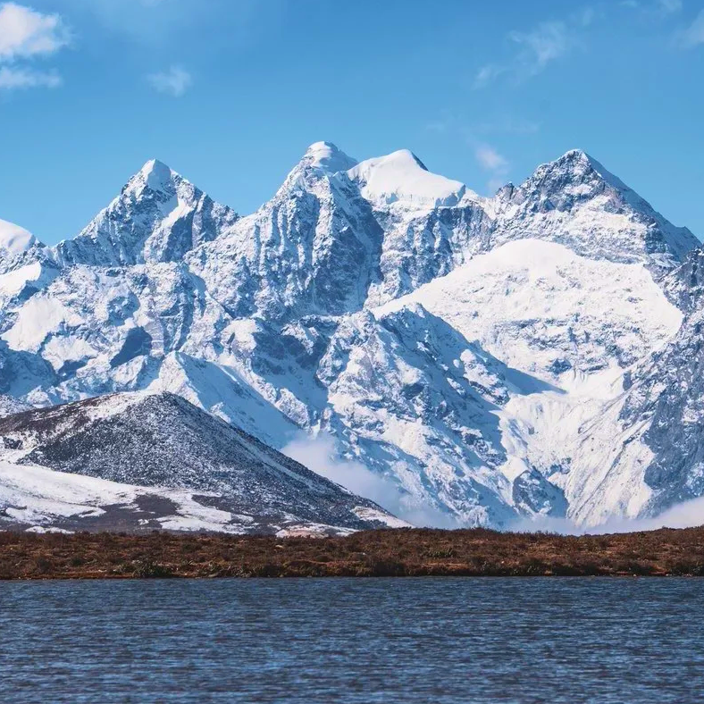 2-8人风华四稻纯玩5日/四姑娘山-稻城亚丁-红海子-理塘-鱼子西