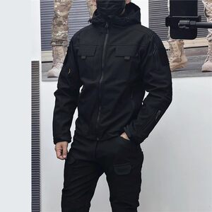 
Spring and Autumn Men's Outdoor Fleece Warm Jacket Windproof and Waterproof Jacket Black Hooded Elastic Slim and Handsome