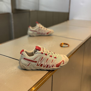 
Men's shoes are mesh color-blocked, handsome, high-end and popular on the street, and are the same style as Internet celebrities' popular daily fashion, casual and versatile low-top shoes.