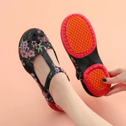 Giày Veblen Croc Nữ Chống Trơn Trượt 2024 Mùa Hè Mới Áo Khoác Ngoài Đế Dày Mẹ Trung Niên Giày Sandal Nữ Đế Mềm thạch giày dép đi biển cho nữ