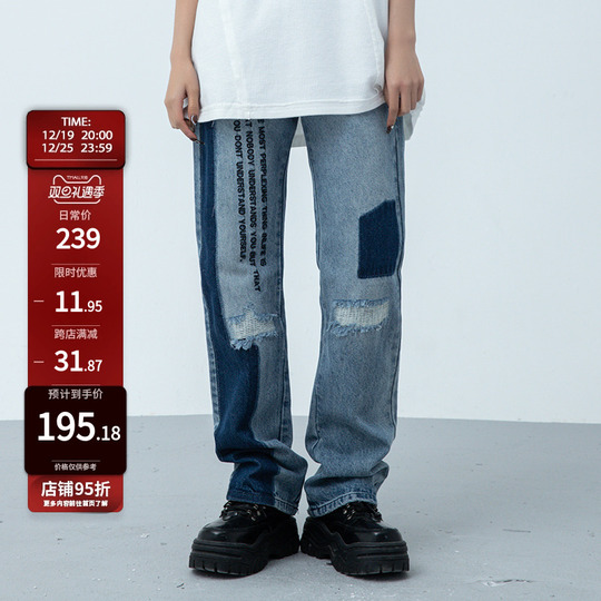 Mashinada yalangoch ayolning surati