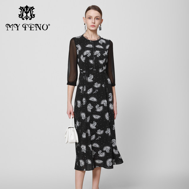 Counter genuine Martinu early autumn new black printed dress round neck beaded waist style fashionable women