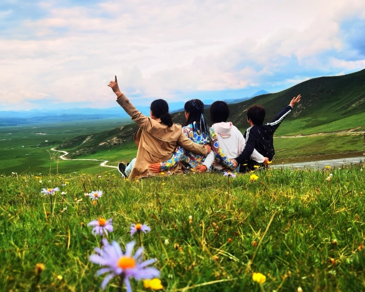 兰州出发甘南色达成都结束9日莲宝叶则夏河扎尕那若尔盖四姑娘山