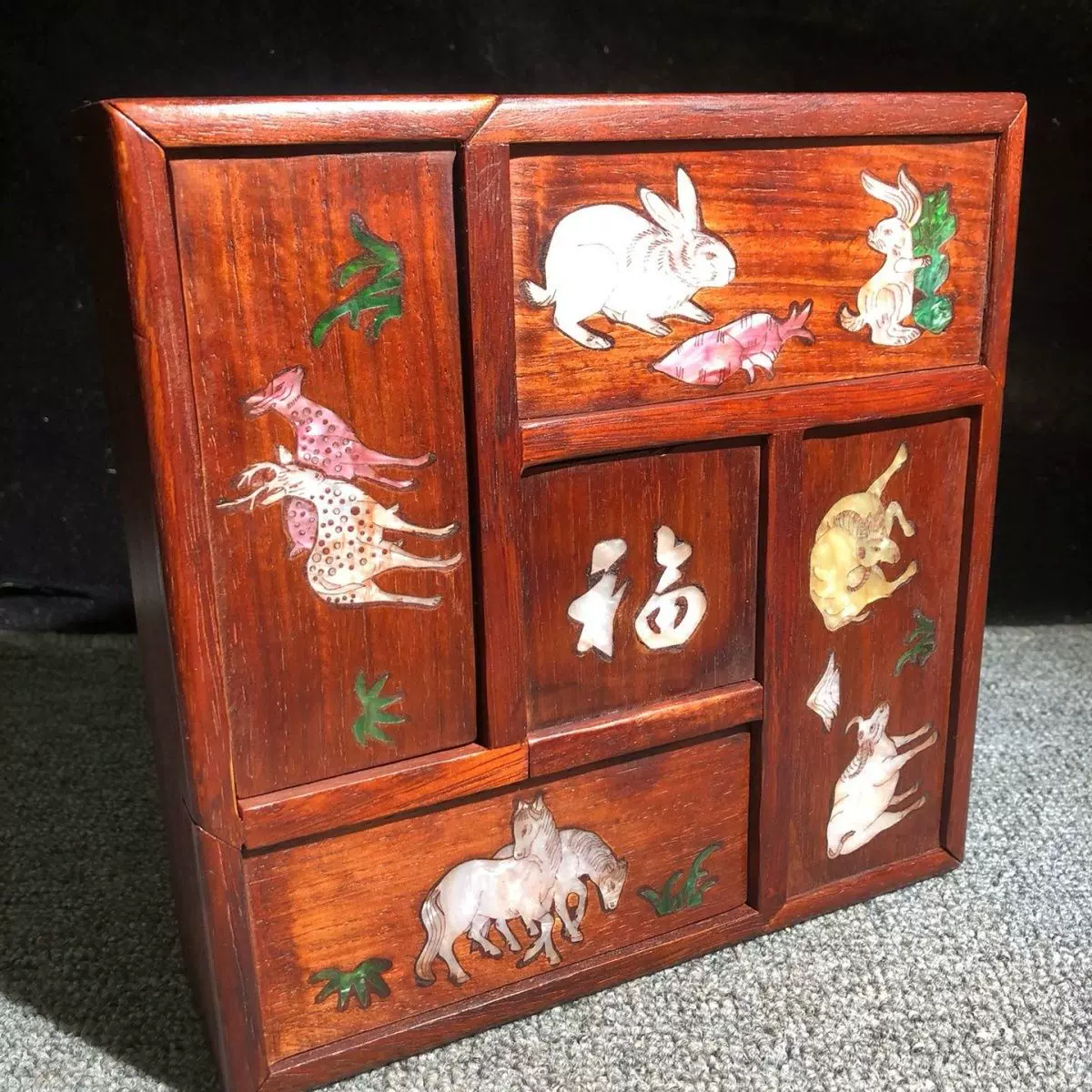 民間收集 花梨木製 手工彫刻 五福臨門 首飾盒 收納箱 一套  古玩老花梨木雕刻祥龙多宝首饰盒家居实木老料手工